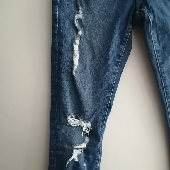 Frame Le Skinny De Jeanne Distressed Jeans in Matteson Wash 25 - Picture 9 of 15